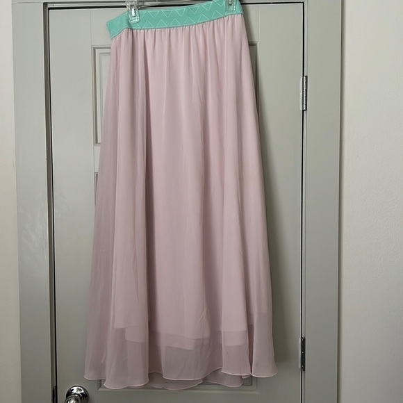 LulaRoe light blush pink Lucy Maxi skirt Sz XL - Picture 1 of 7